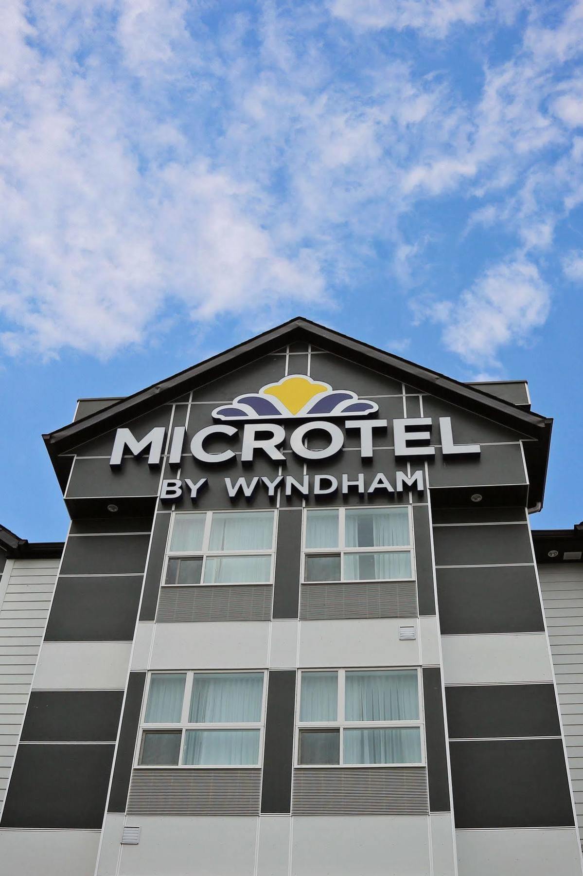 Microtel Inn & Suites By Wyndham Вайткорт Екстер'єр фото